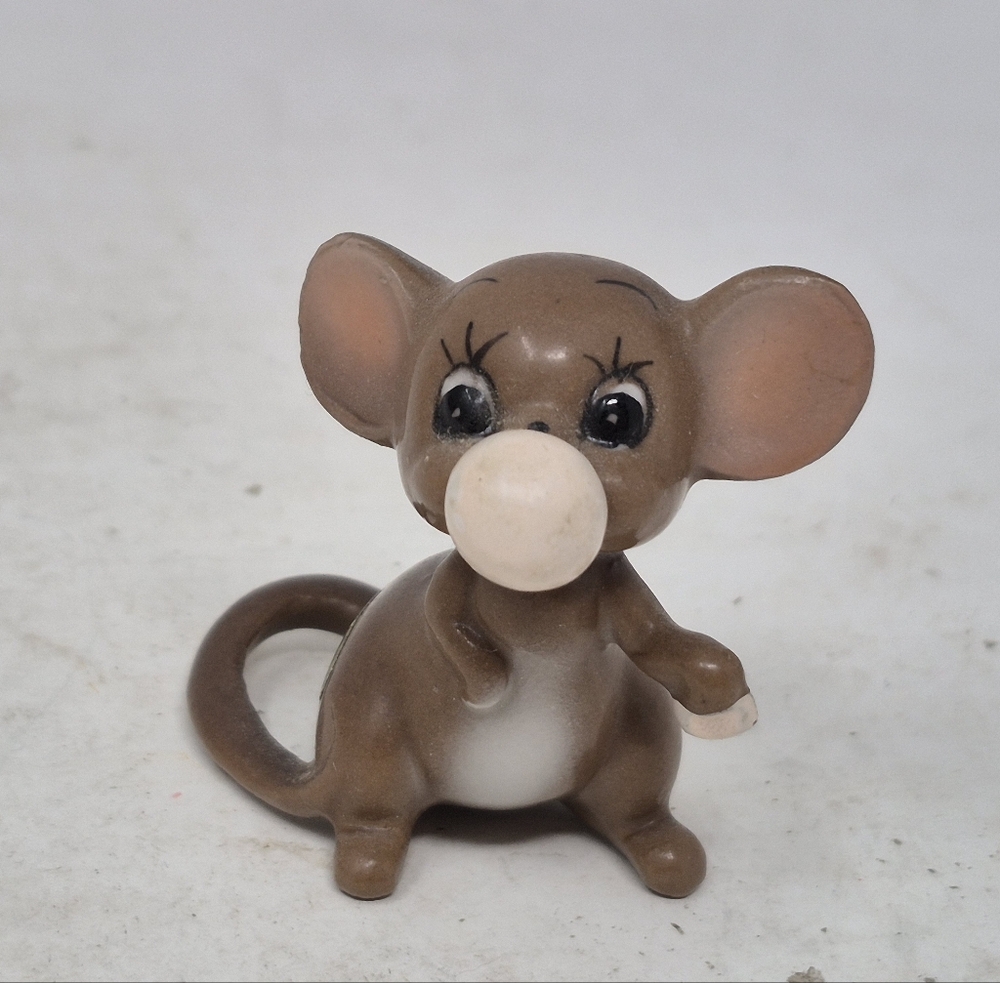 Josef Originals Vintage Ceramic Mouse Chewing Bubble Gum